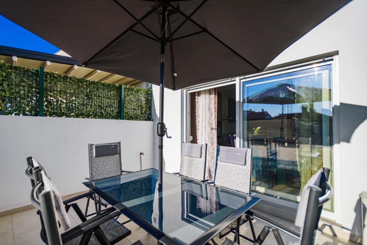 Holiday Apartment Zadar - With Summer Balcony And Parking Exterior foto