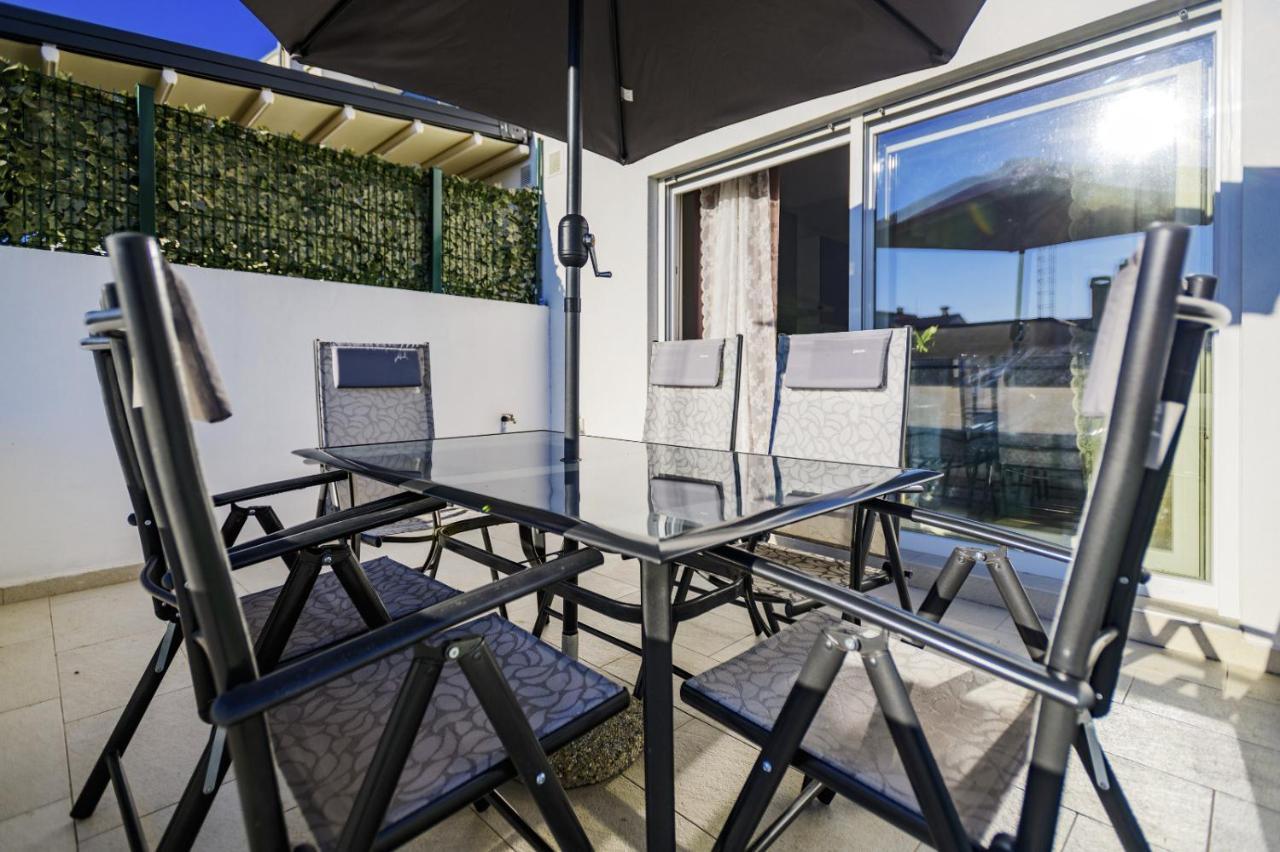 Holiday Apartment Zadar - With Summer Balcony And Parking Exterior foto